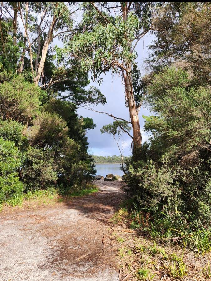 Strahan Beach Tourist Park מראה חיצוני תמונה